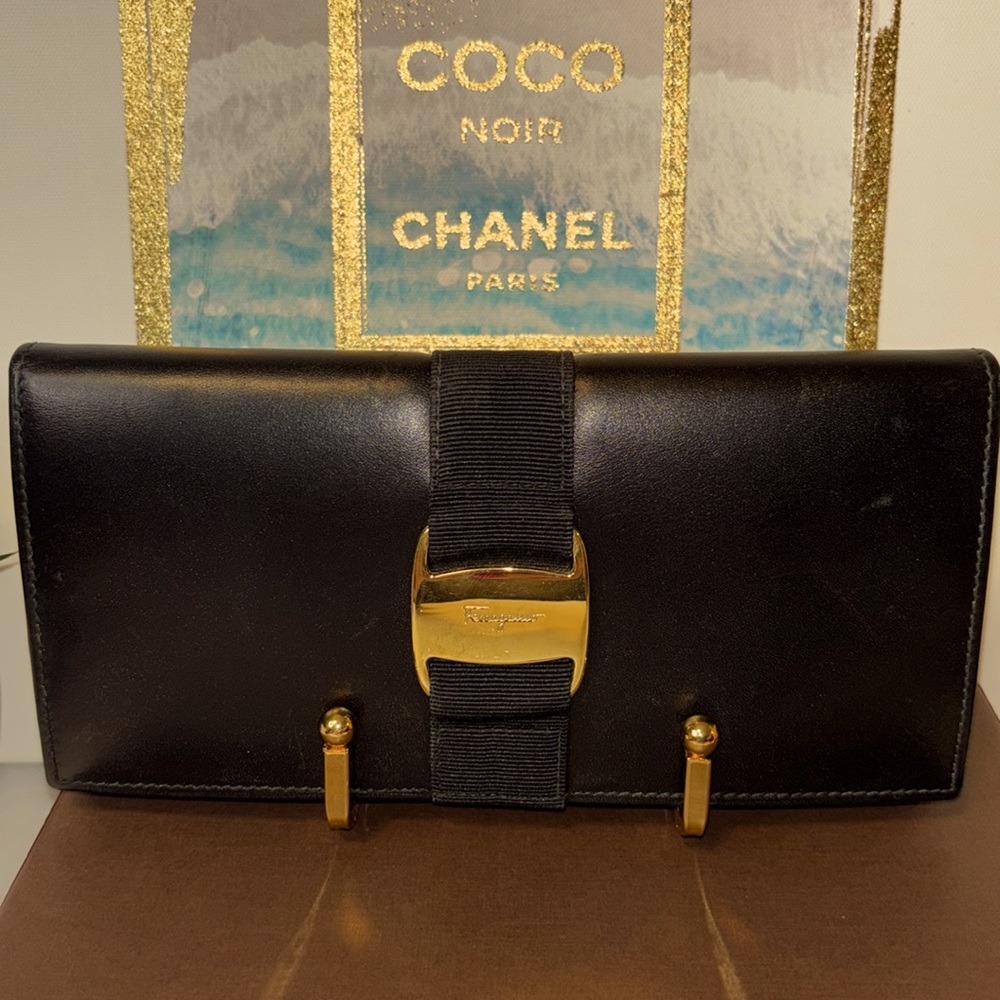 Ferragamo Vala Long Wallet